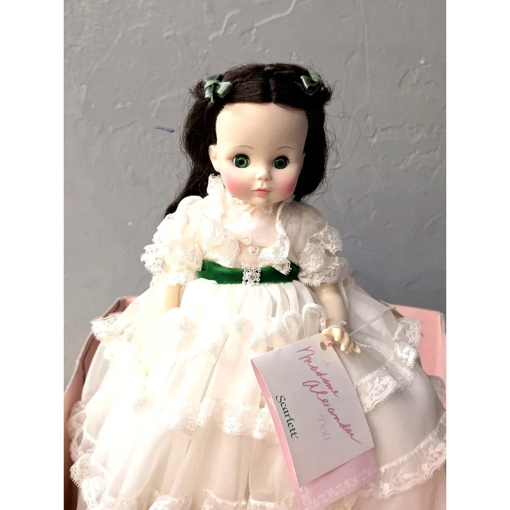 VINTAGE 1966 MADAME ALEXANDER 