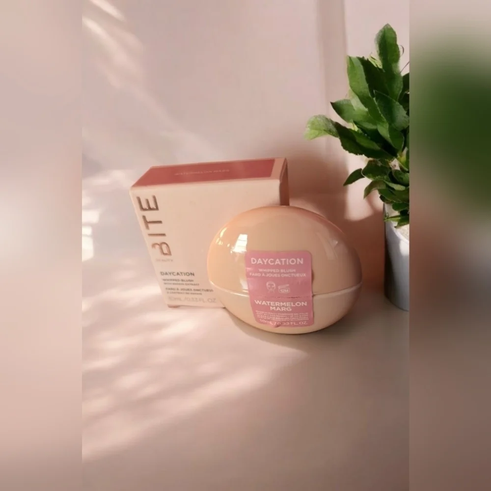 Bite Beauty compact any packaging