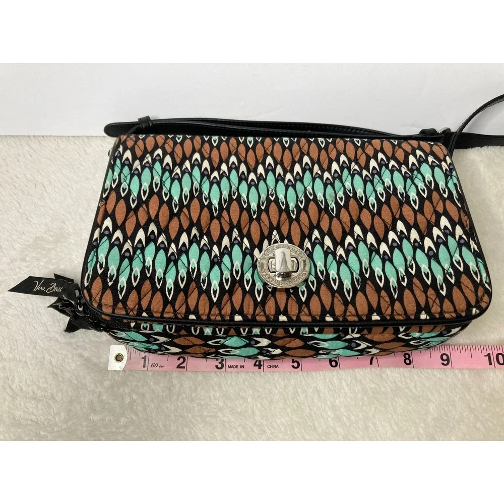 Vera Bradley exterior zippered