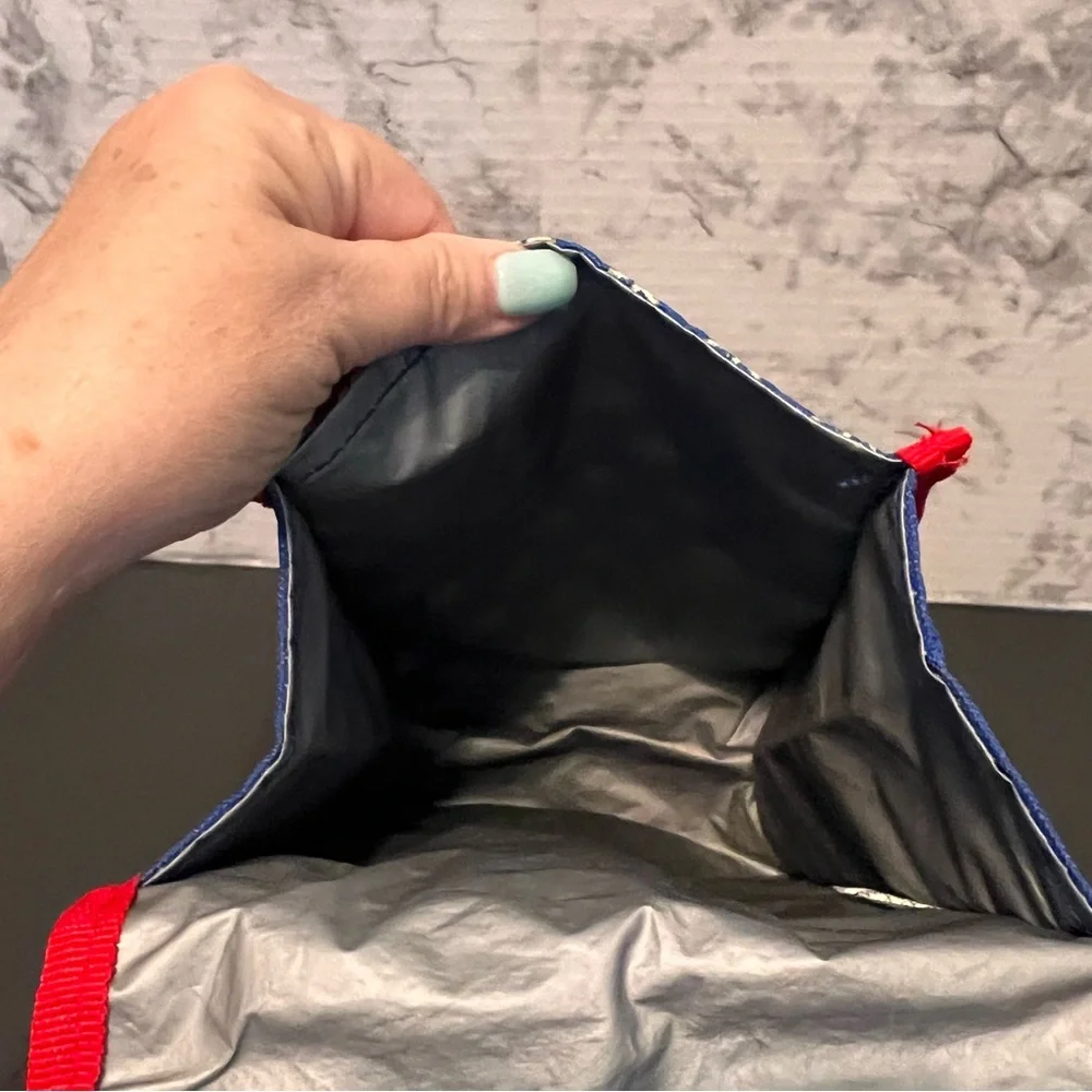 Captain Marvel bag deep closure