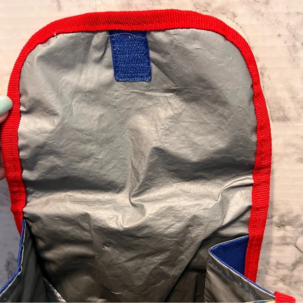 Captain Marvel bag closure