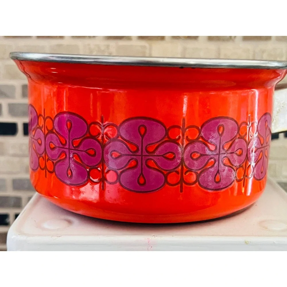 N/A vintage enamel