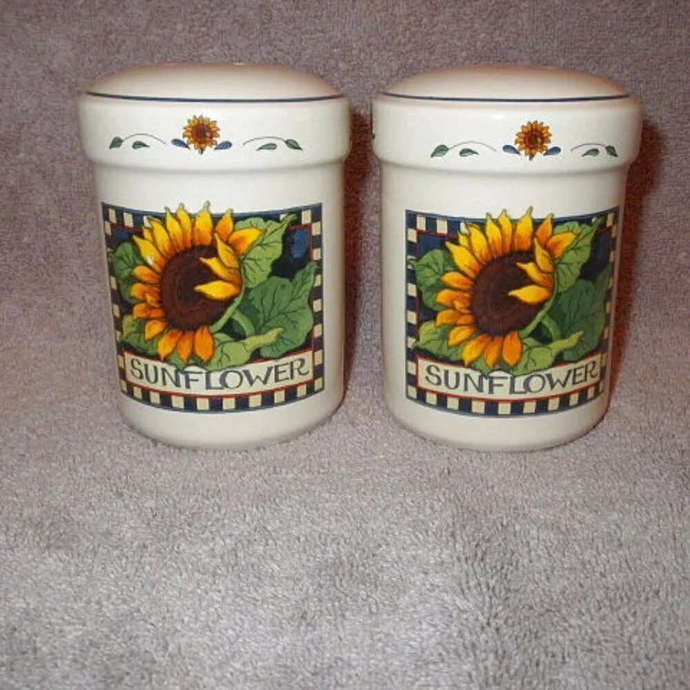 Vtg Sunflower Salt & Pepper Shakers 4
