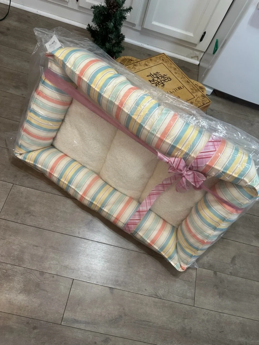 New LUXURIOUS Orthopedic Dog Bed Large Dog Bed Modern Pastel Striped Pet Bed