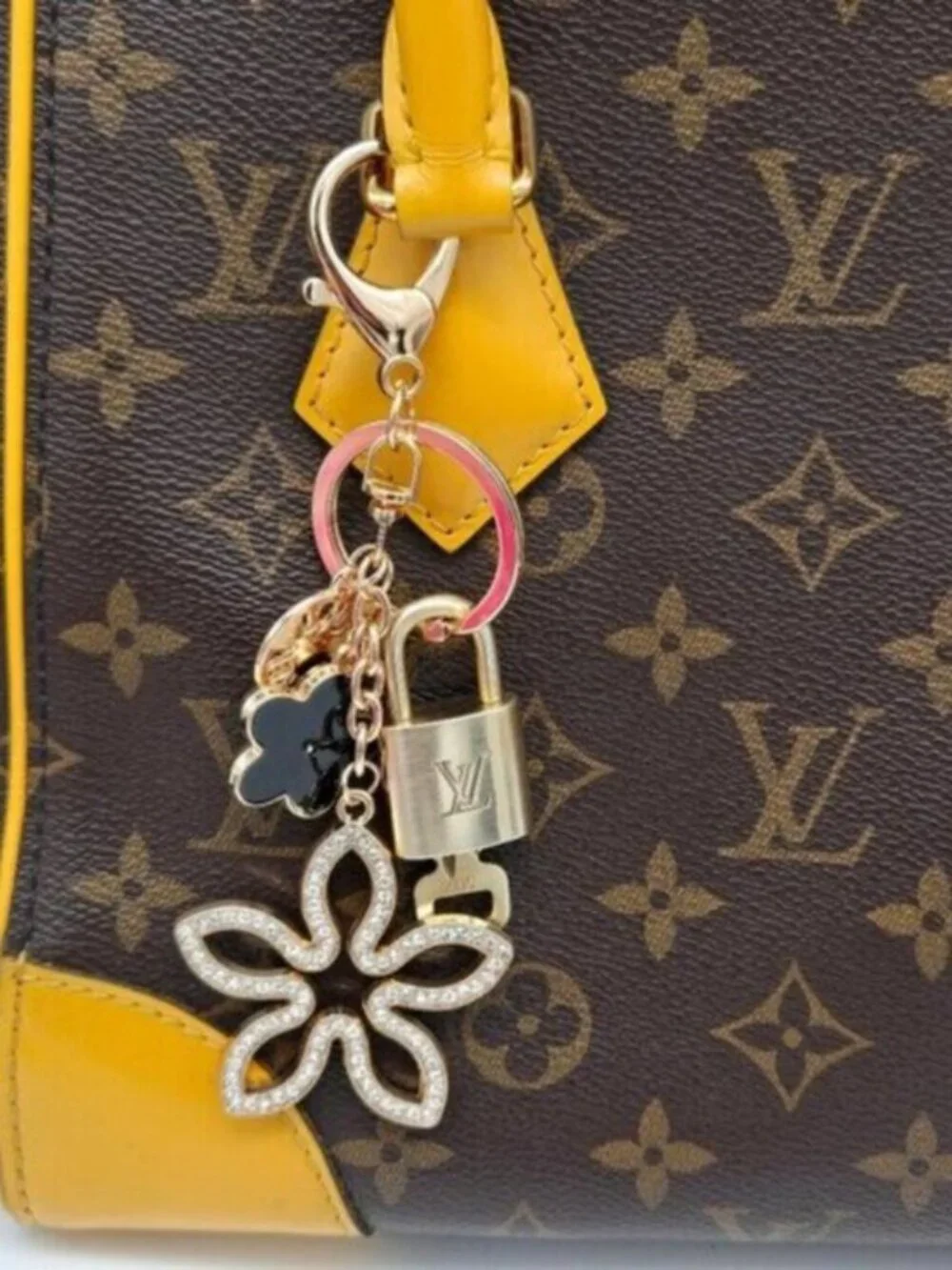 Authentic Louis Vuitton Gold Padlock 🔑 Unbranded Clover Keychain Bag Charm LV