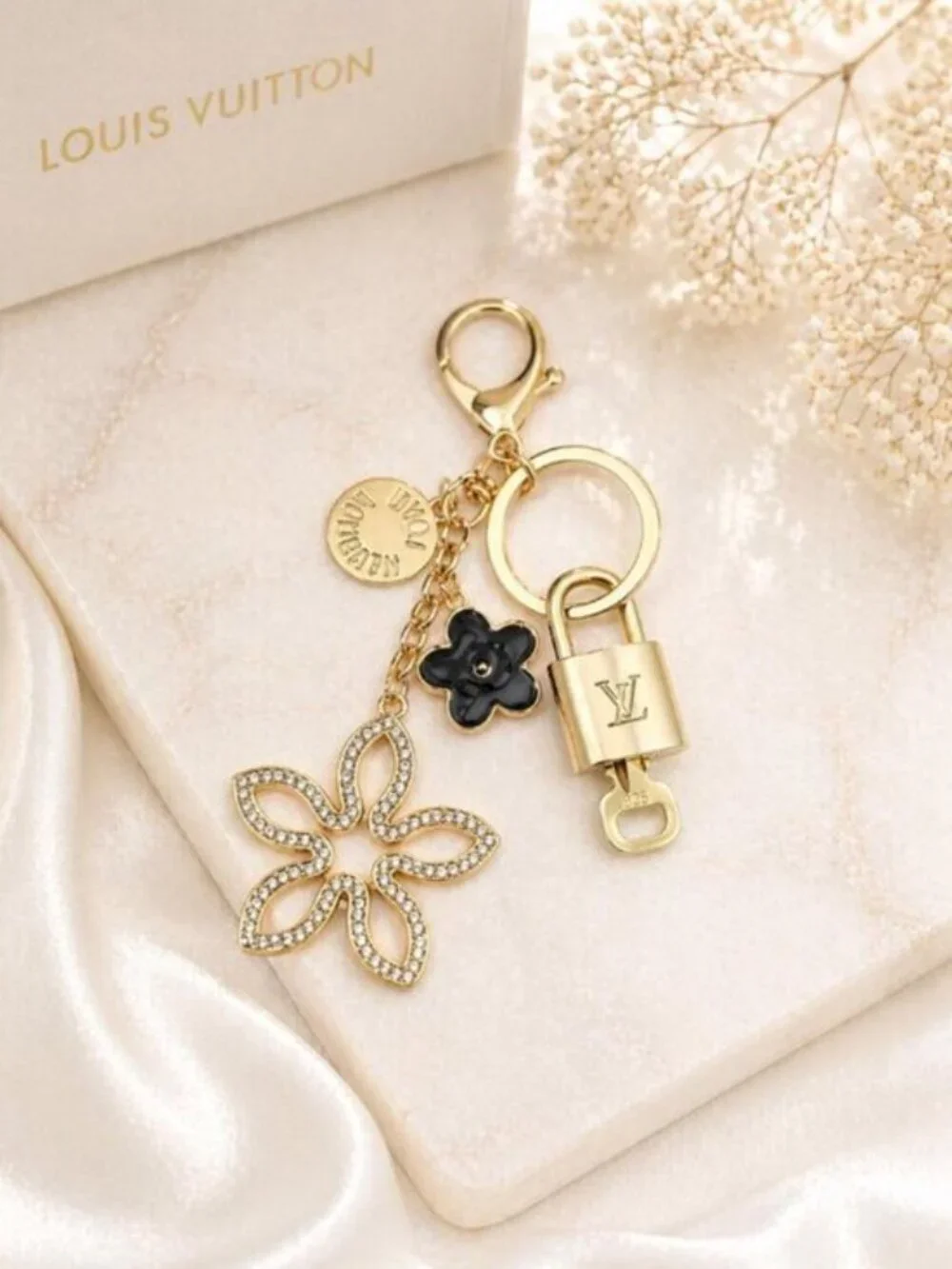 Authentic Louis Vuitton Gold Padlock 🔑 Unbranded Clover Keychain Bag Charm LV