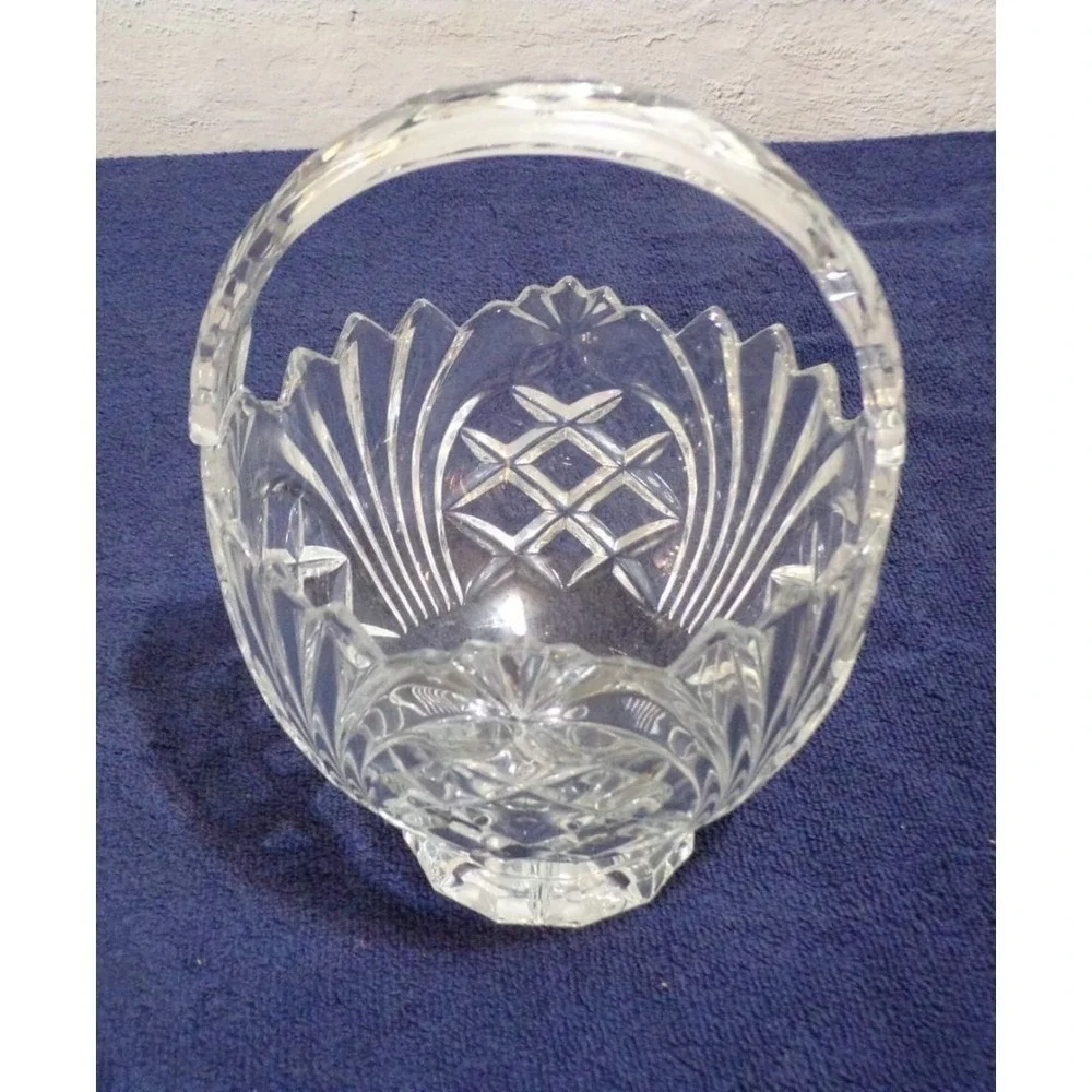 The Unbranded Brand intricate cut glossy