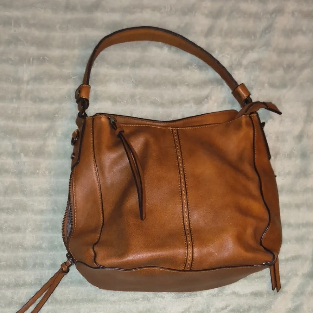 Chic Tan Leather Hobo Bag