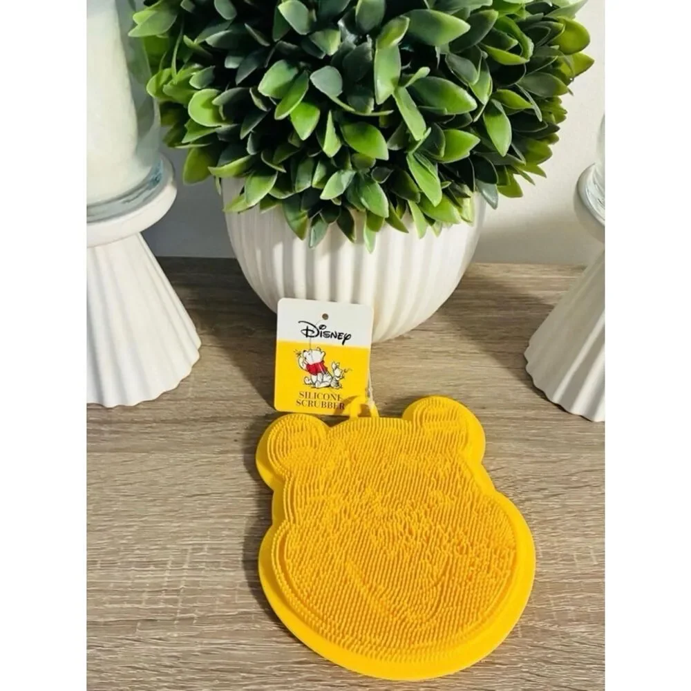 New Disney Yellow Pooh Silicone Scrubber