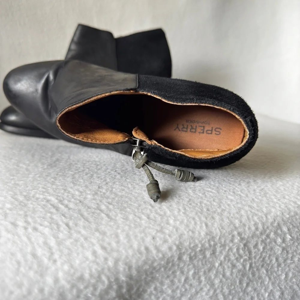 Sperry item ankle wearable