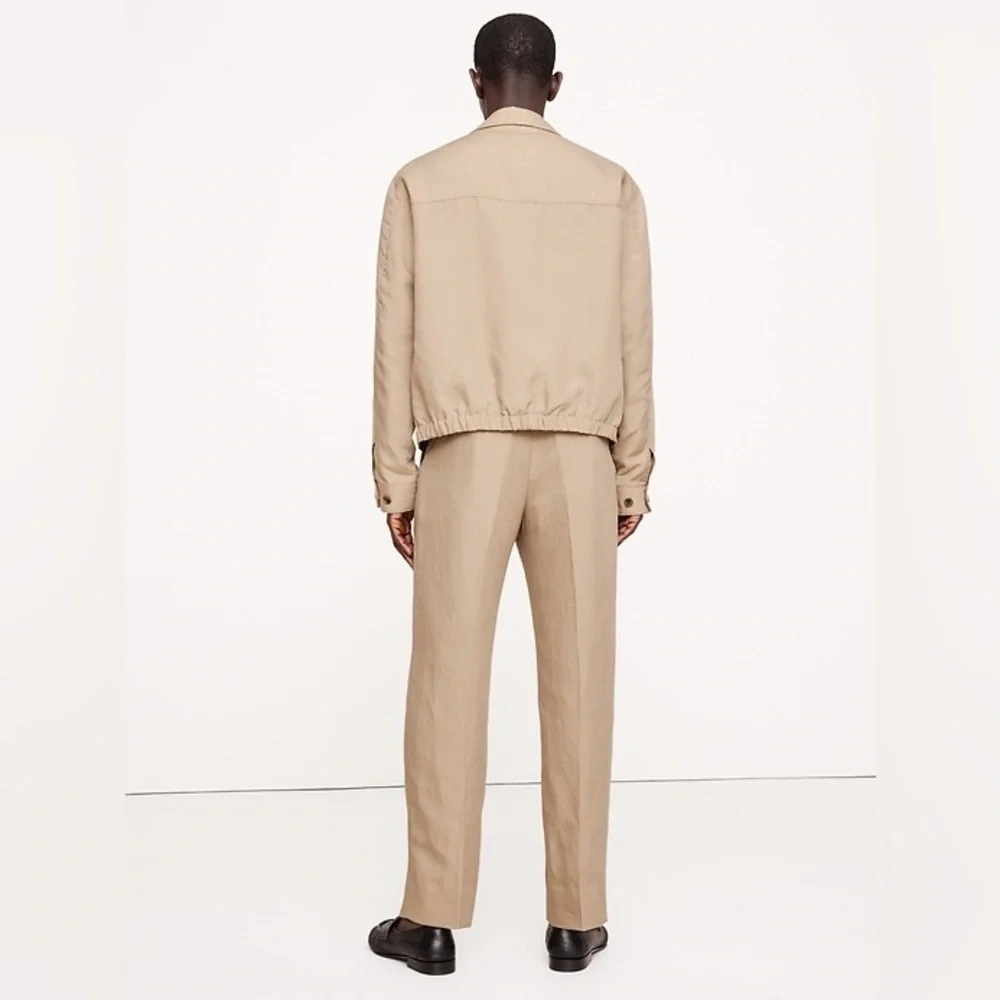 NWT! Banana Republic Men’s Kahki Beige TENCEL™-LINEN PLEATED CROPPED PANT 🩷
