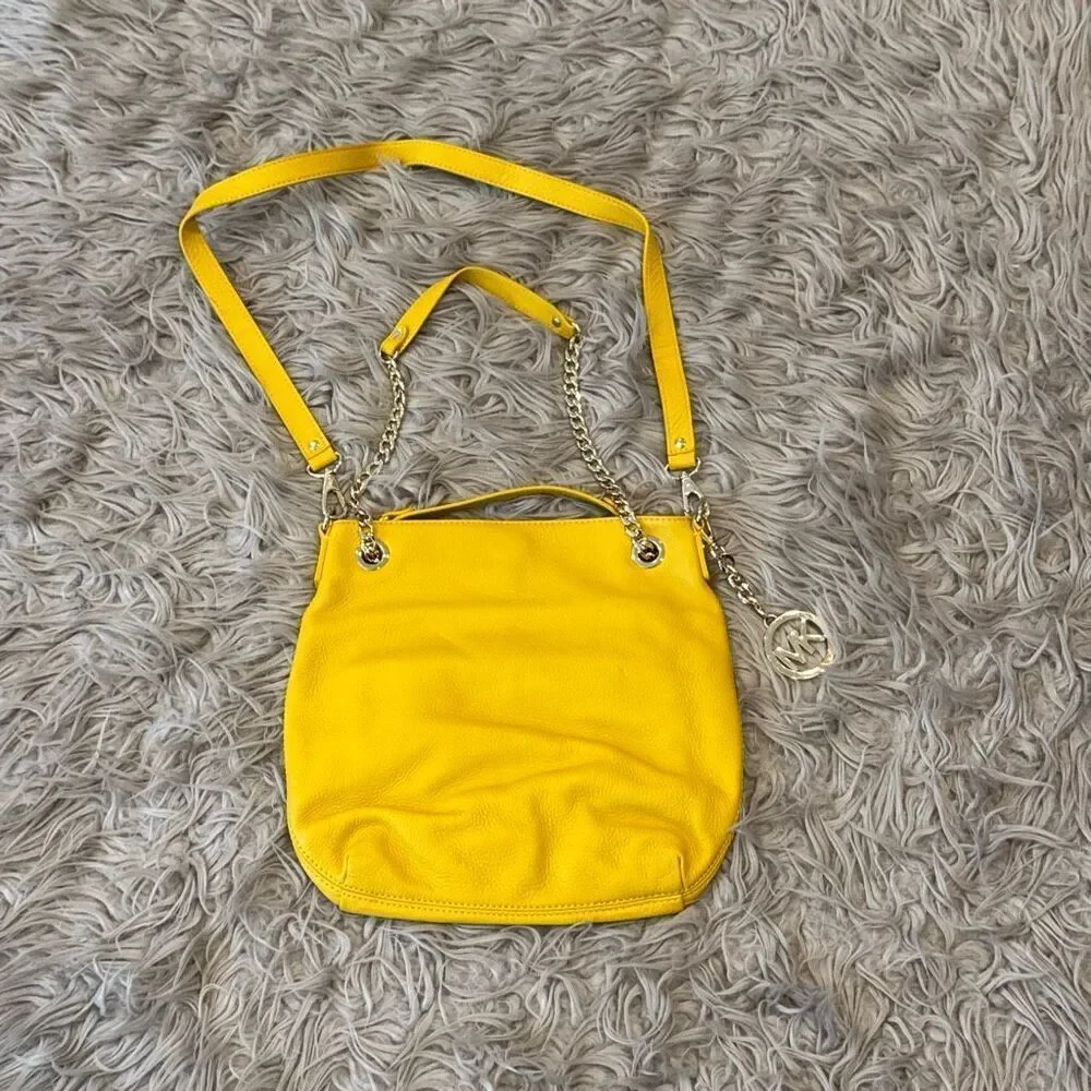 NWT Michael Kors Jet Set Chain Purse in citrus yellow color