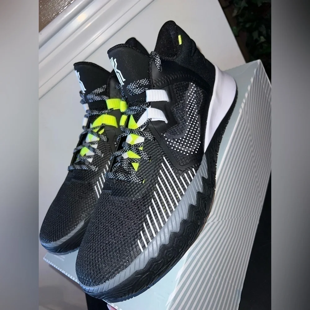 Nike Kyrie Flytrap V EP Black White Basketball DC8991-002 Men Size 14