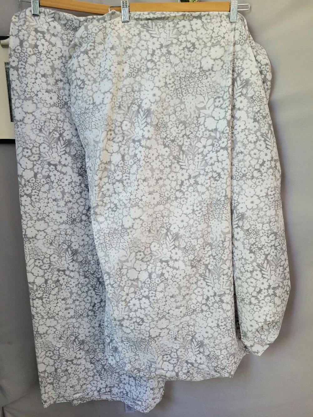 Pottery Barn Teen Flat and Fitted Sheet Floral Gray XL TWIN