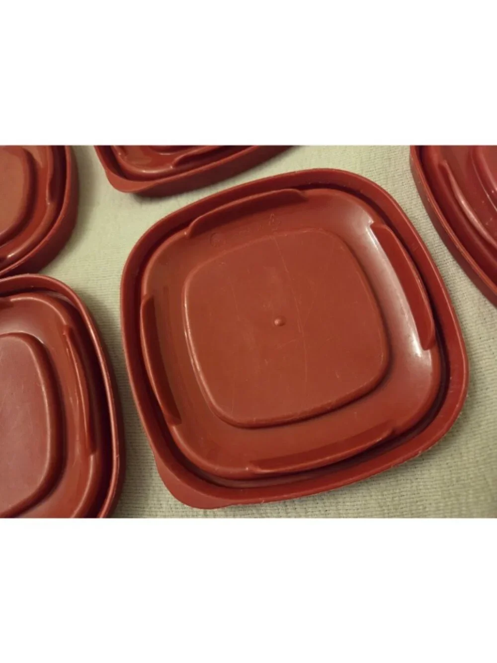 Rubbermaid replacement lids