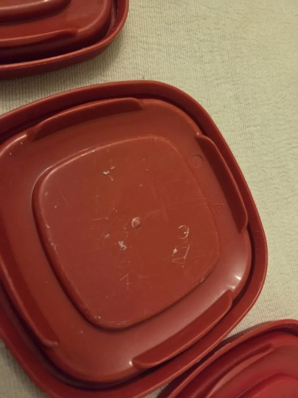 Rubbermaid replacement lids