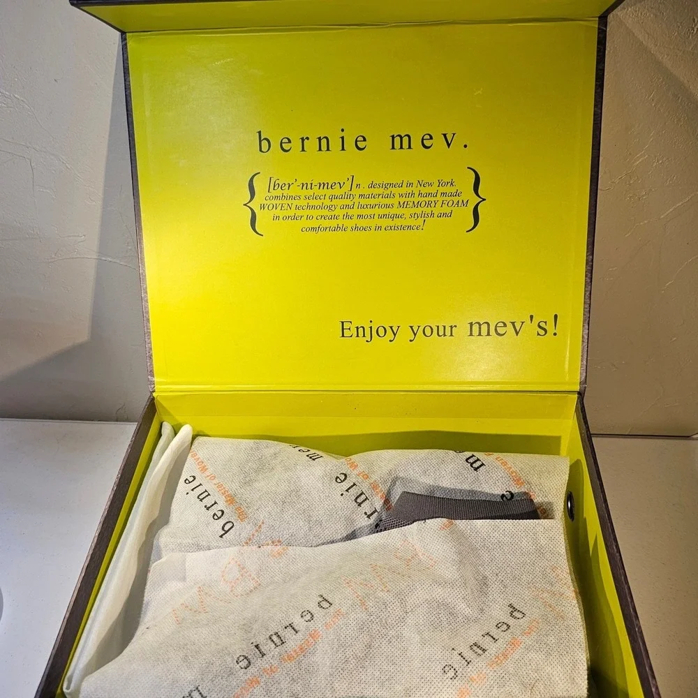 Bernie Mev Grey Stretch Knit Sock Ankle Boots Block Heel Memory Foam Women 8.5 9