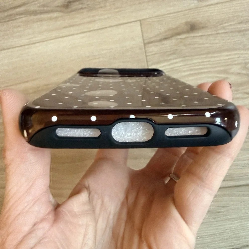 The Unbranded Brand iphone brown