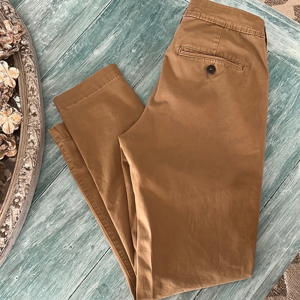 Aeropostale slim straight khaki pants.‎