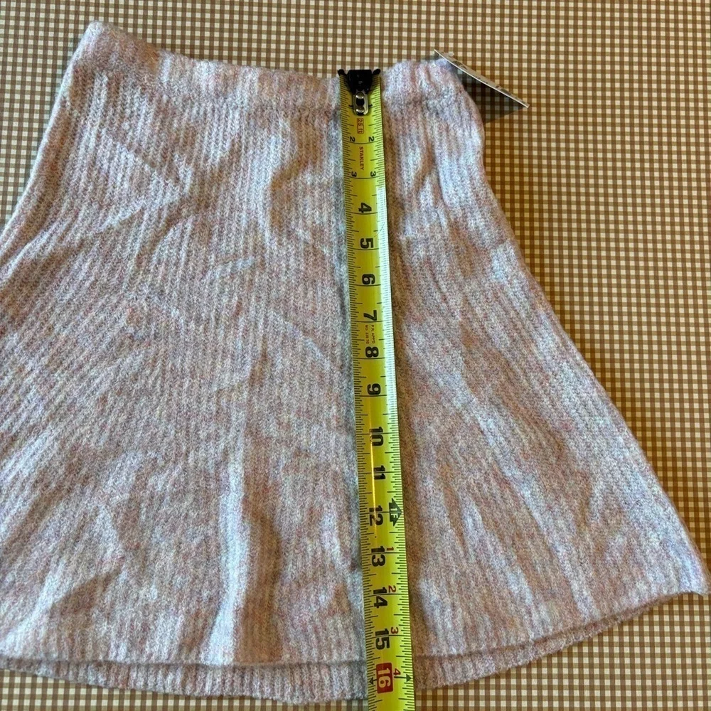 Oshkosh‎ girl sweater skirt. Size 7. NWT