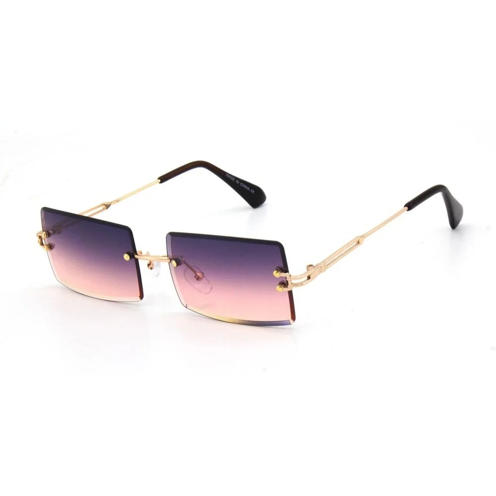 N/A between lenses than