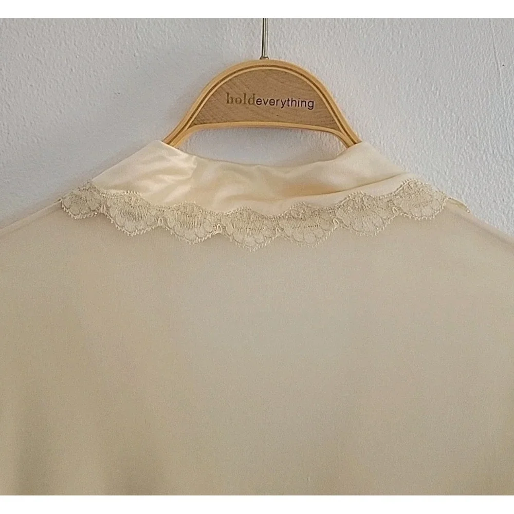 Vanity Fair features neckline