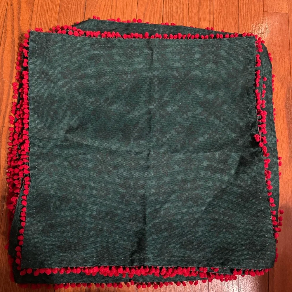 Festive Green & Red Pom Pom Christmas Napkins (Set of 16