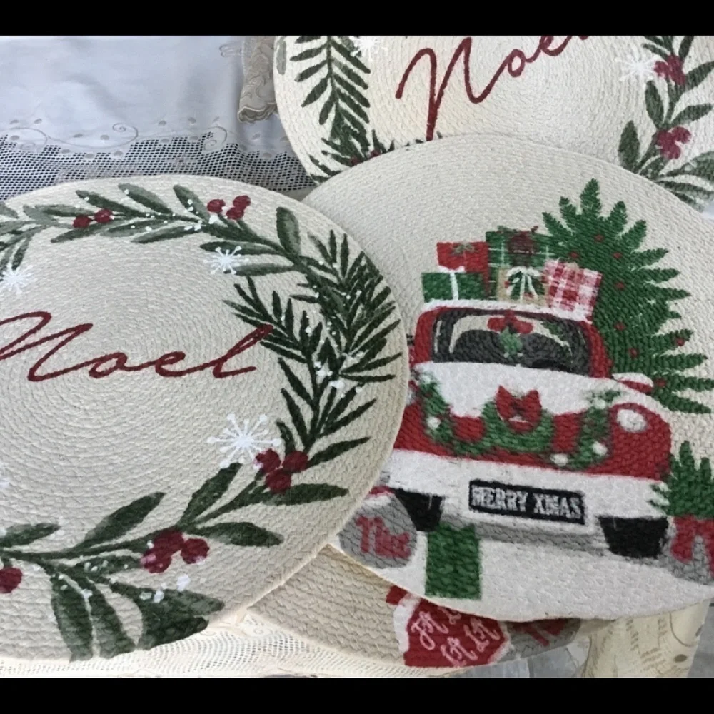 4 HOLIDAY‎ ROUND PLACEMAT