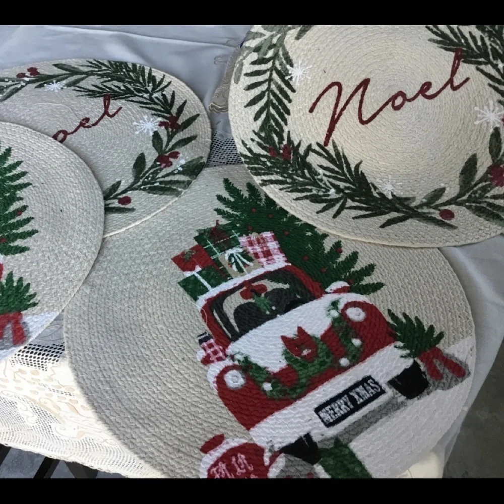 4 HOLIDAY‎ ROUND PLACEMAT
