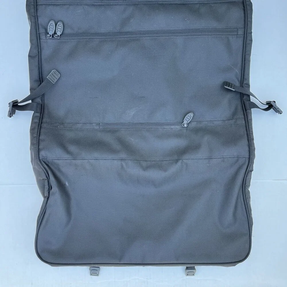 Tumi tri fold