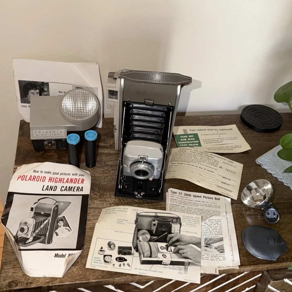 Polaroid Land Camera Model 80b Highlander Complete Case & Original‎ Paperwork