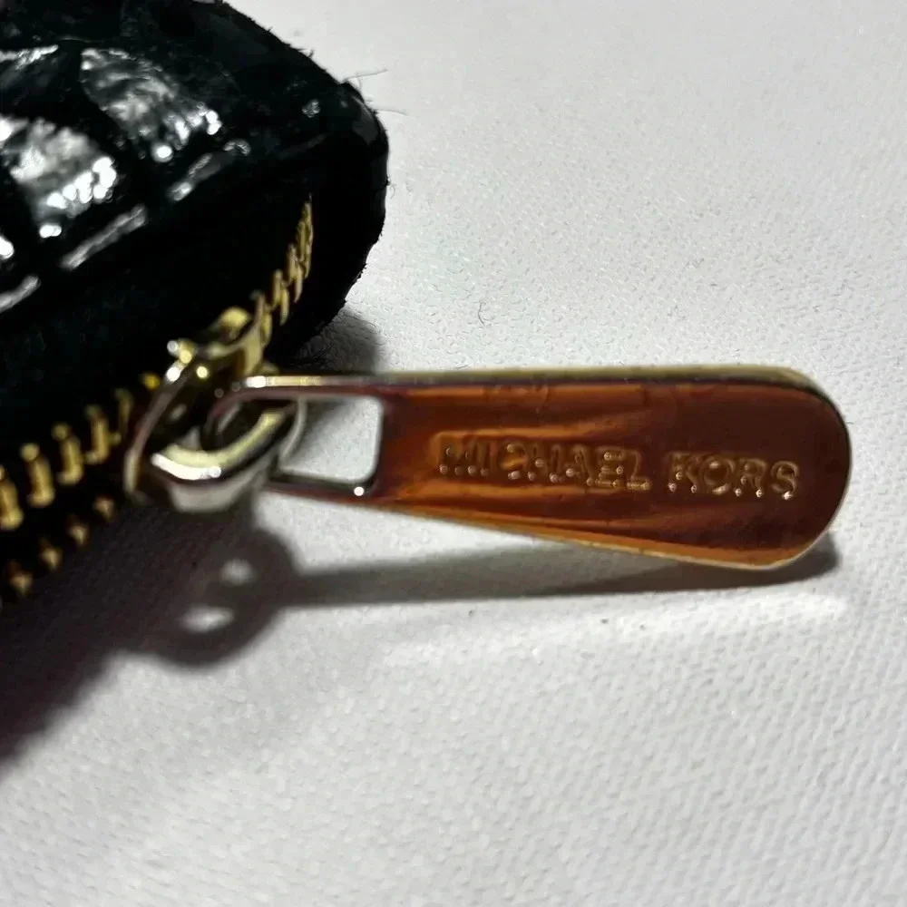 Michael Kors zippy wallet