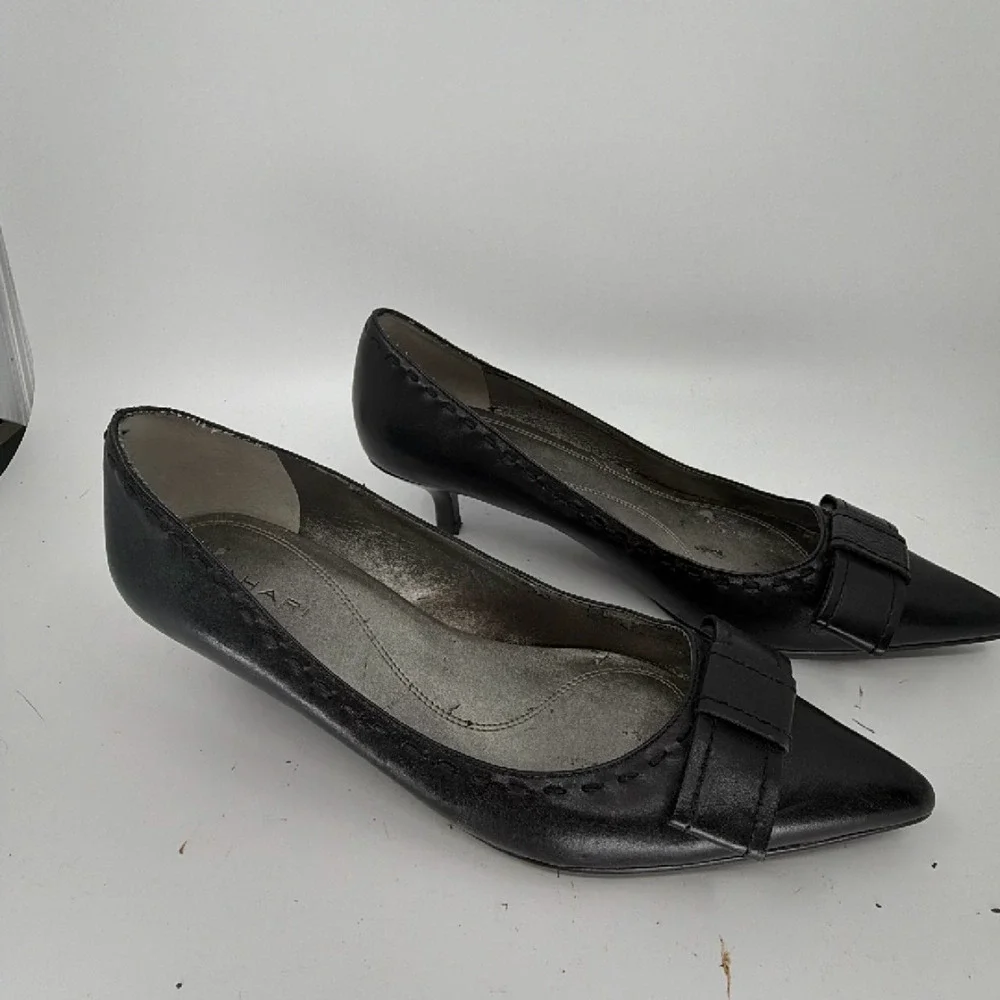 Tahari color black