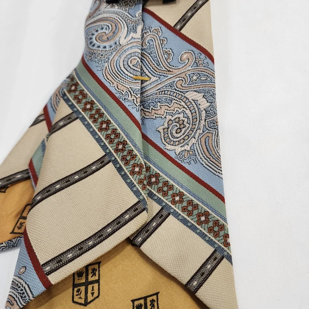 Danbury vintage necktie