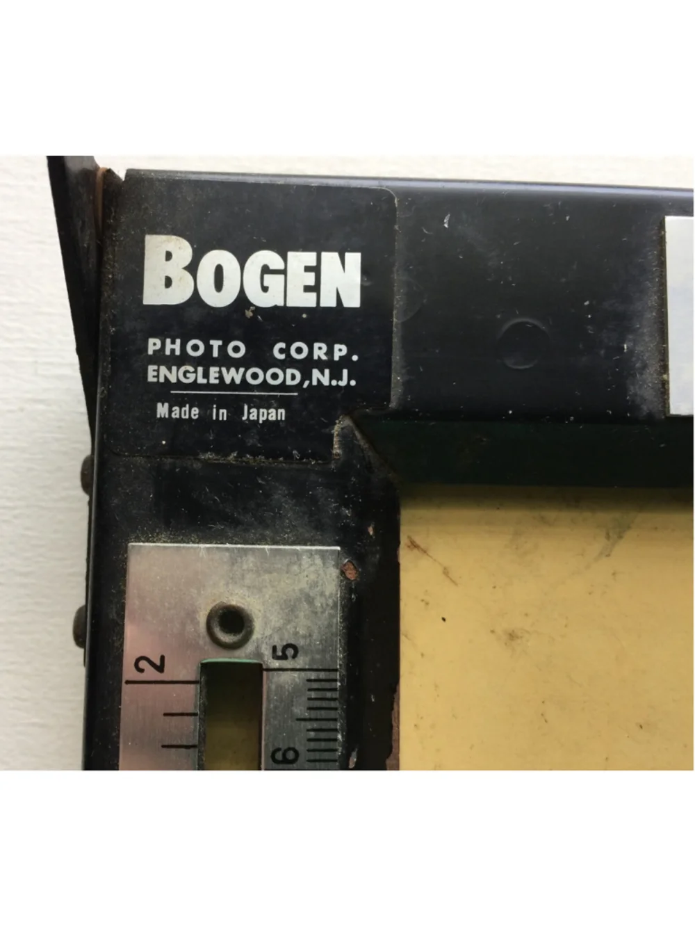 Bogen Photo Professional Enlarger Darkroom Adjustable Easel Two Blades 11x14