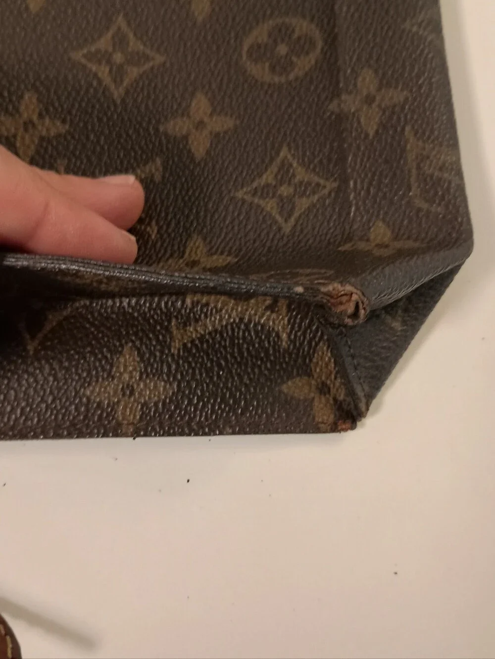 Authentic Vintage Louis Vuitton Monogram Trousse Toilette 15 Cosmetic Pouch