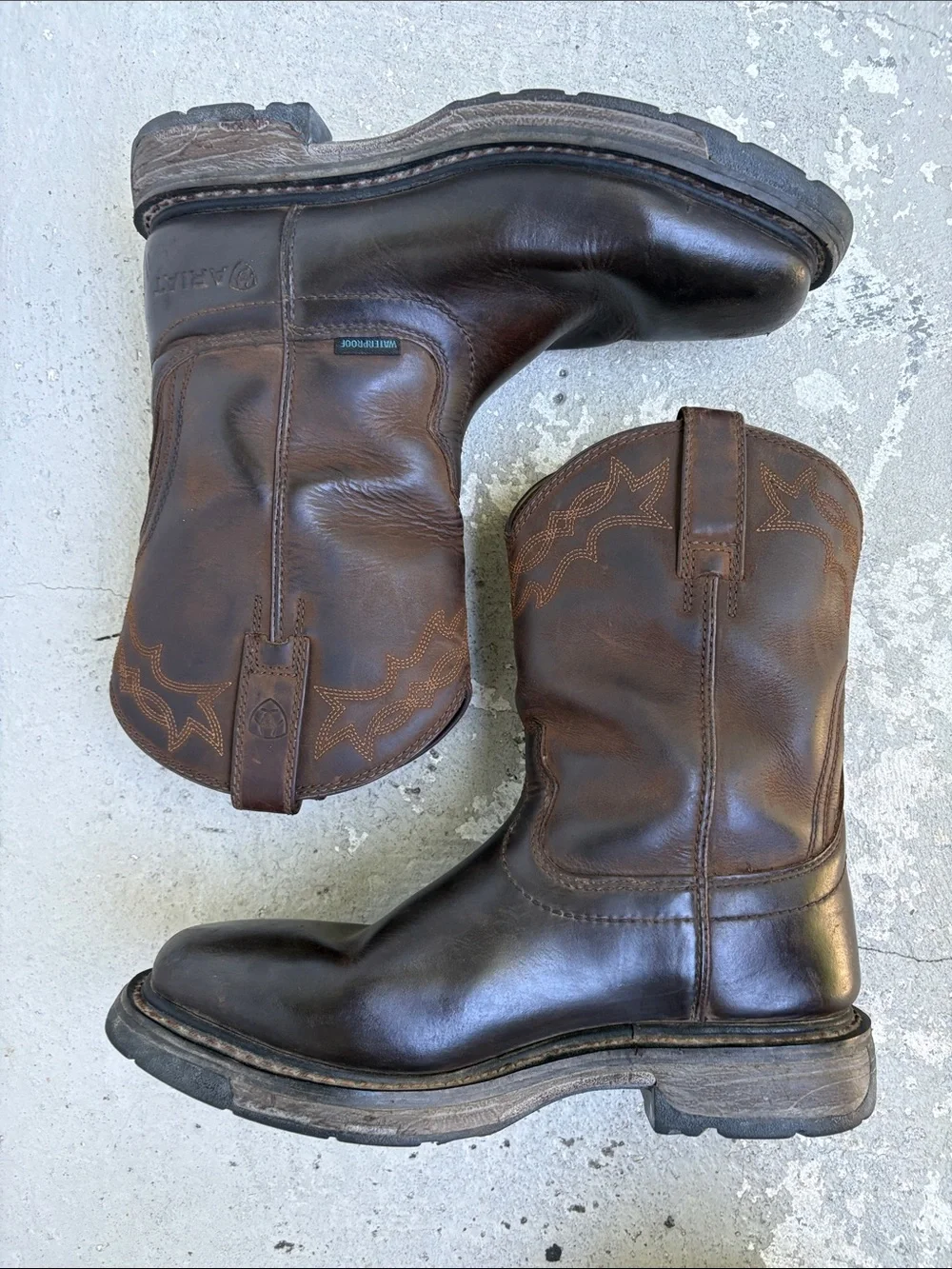 Ariat please look