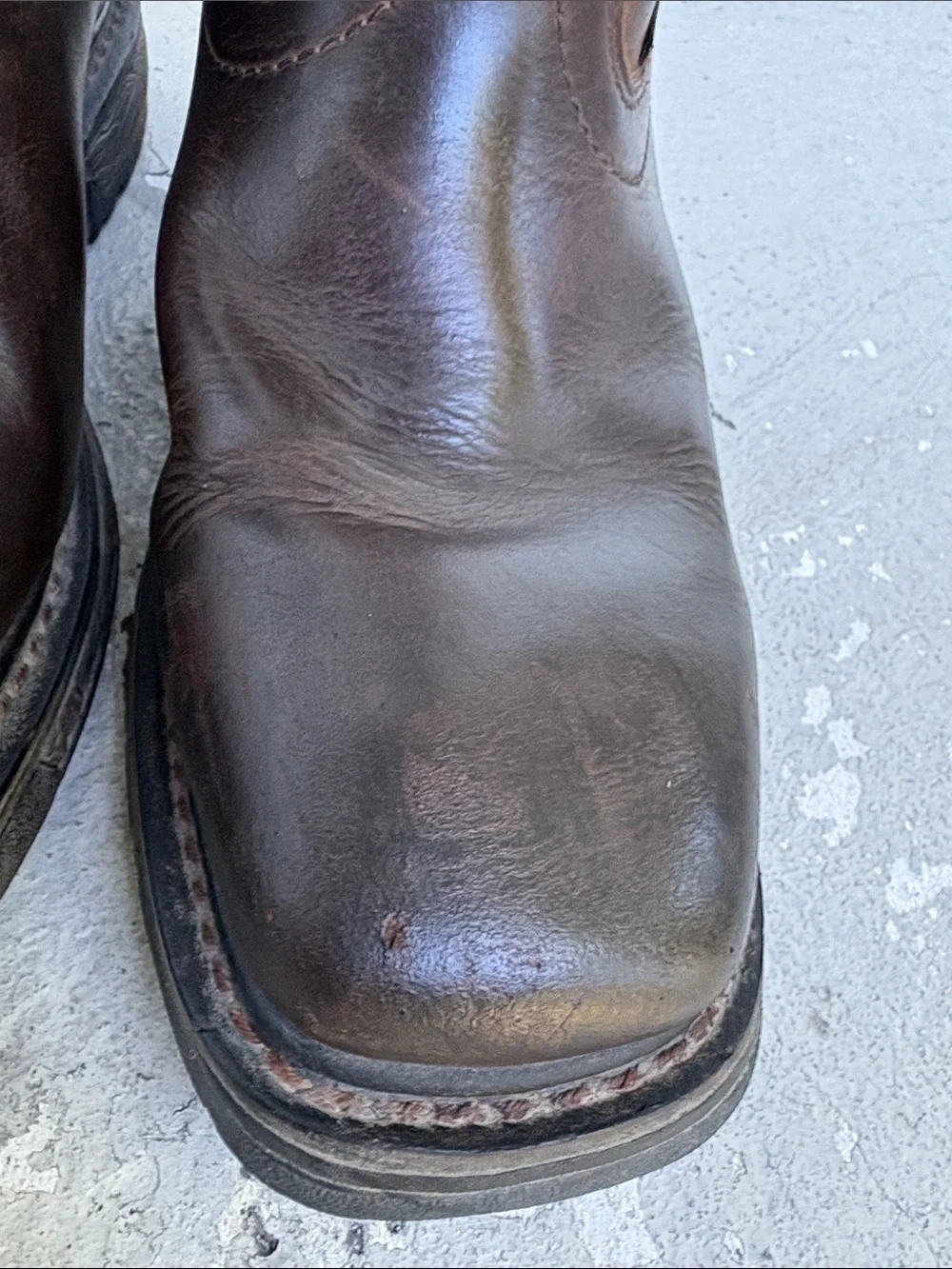 Ariat please look