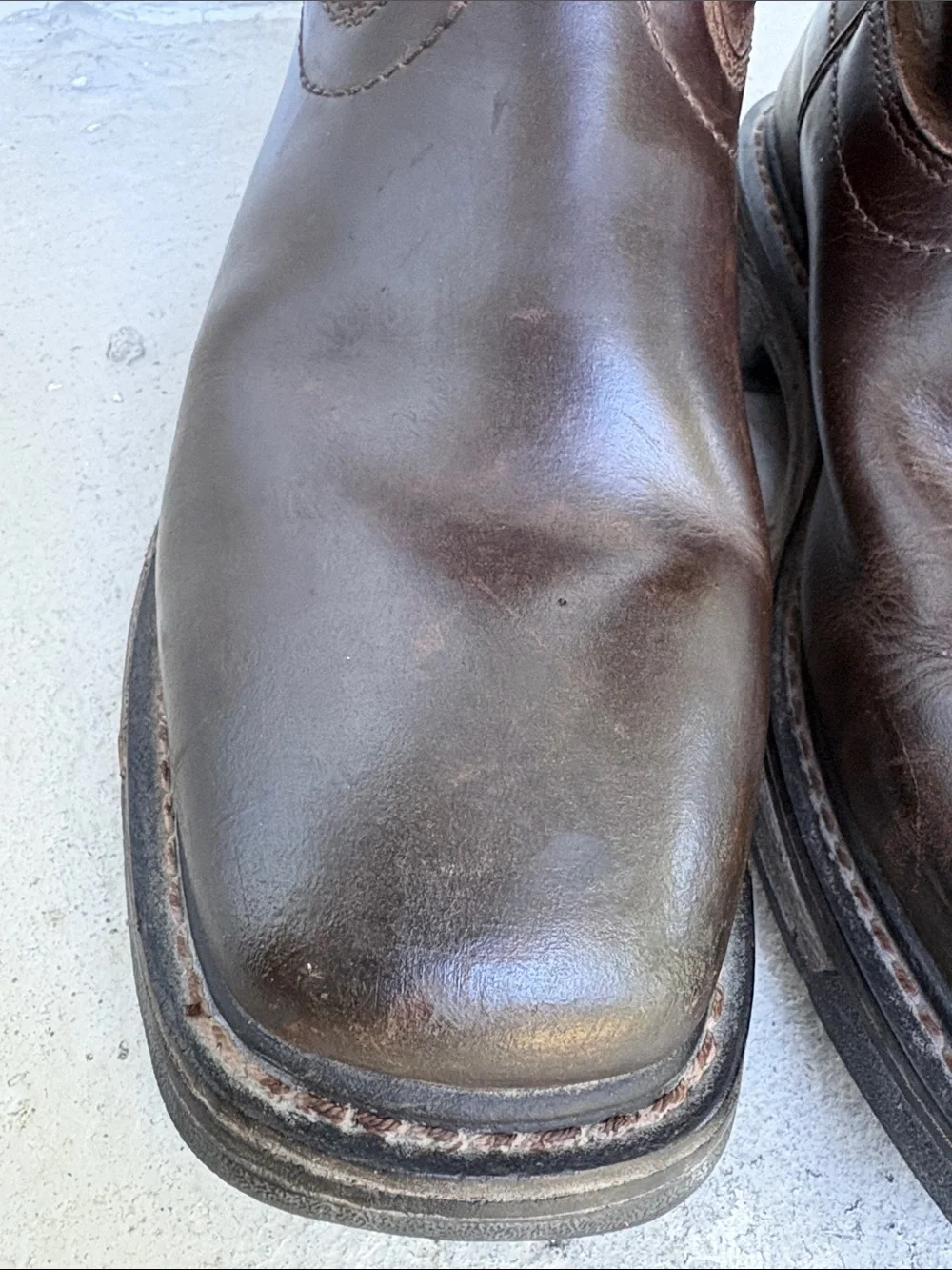 Ariat please look