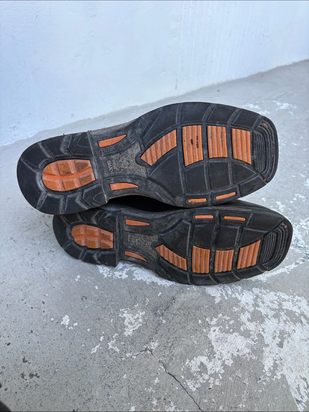 Ariat please look