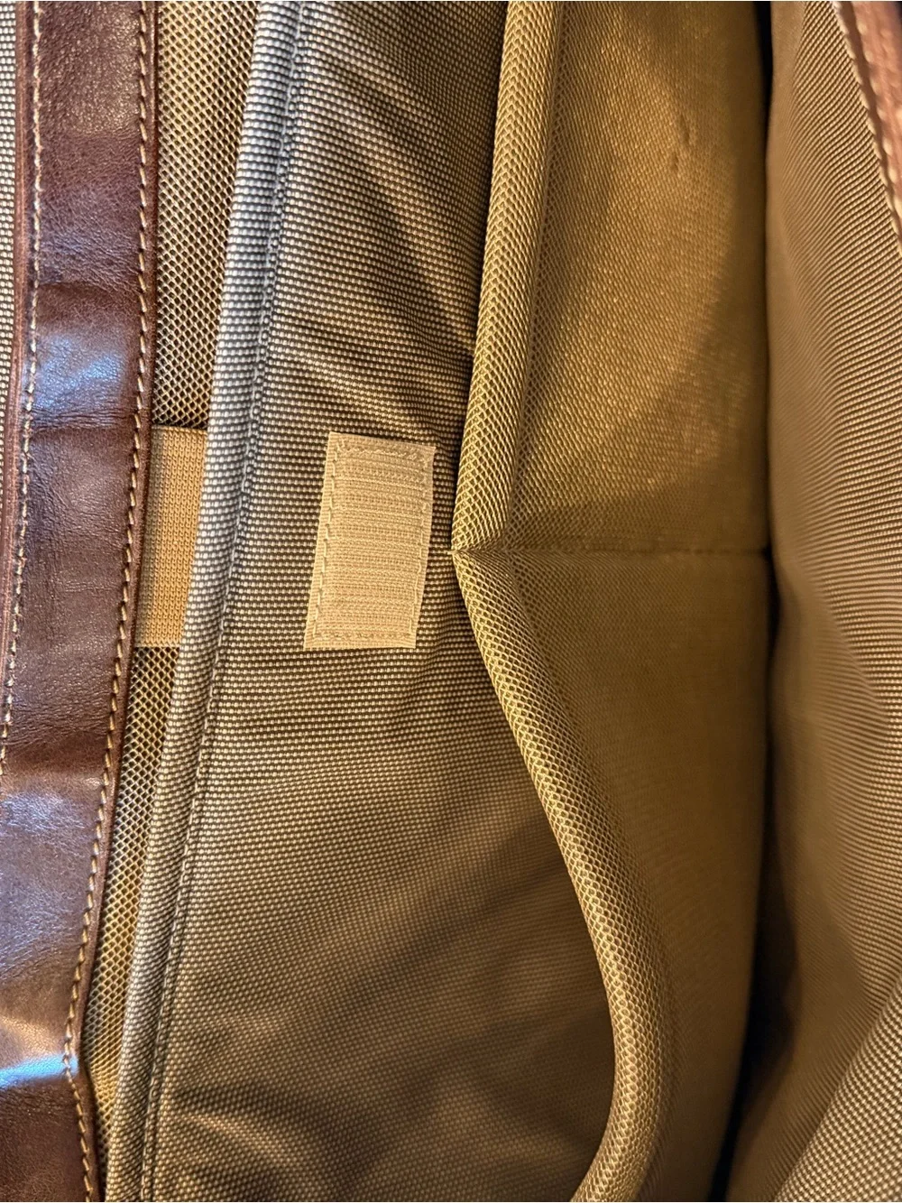 Gorgeous Johnston & Murphy Brown Leather Messenger Bag Briefcase Laptop