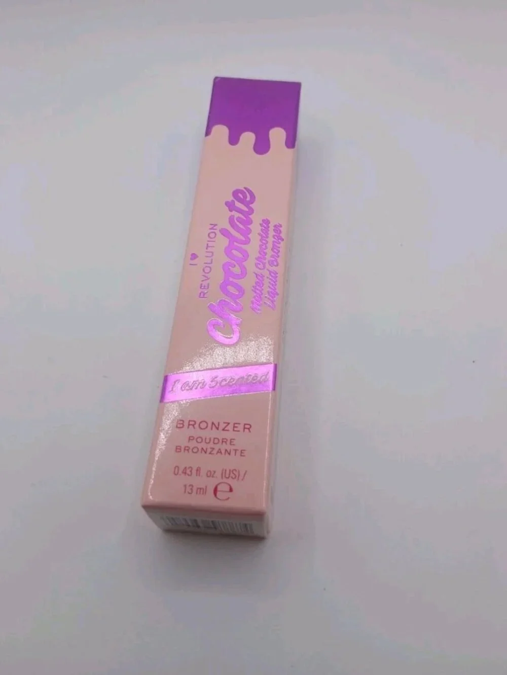 Makeup Revolution *buildable lightweight heavy
