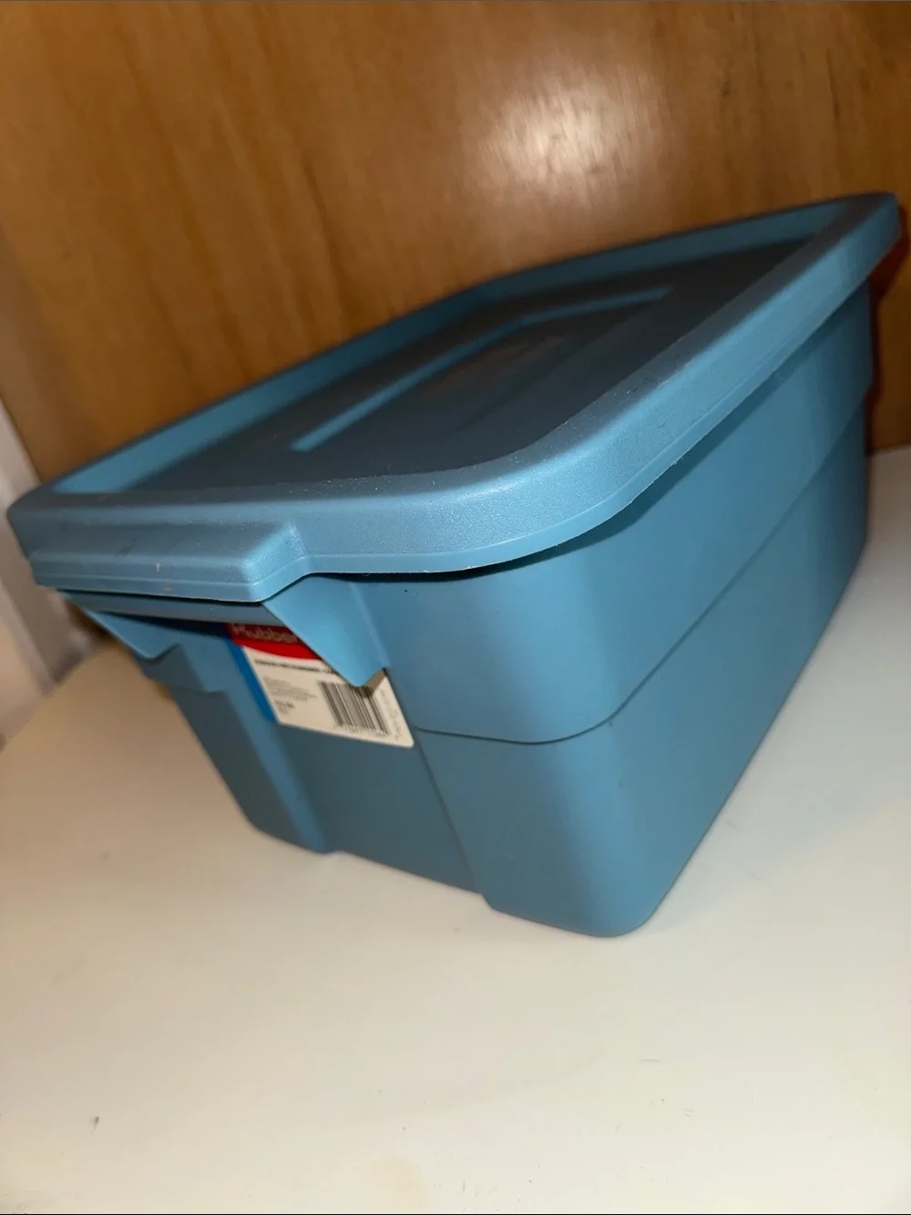 Rubbermaid Roughneck Heavy-Duty Plastic Storage Tote Blue 3 Gallon