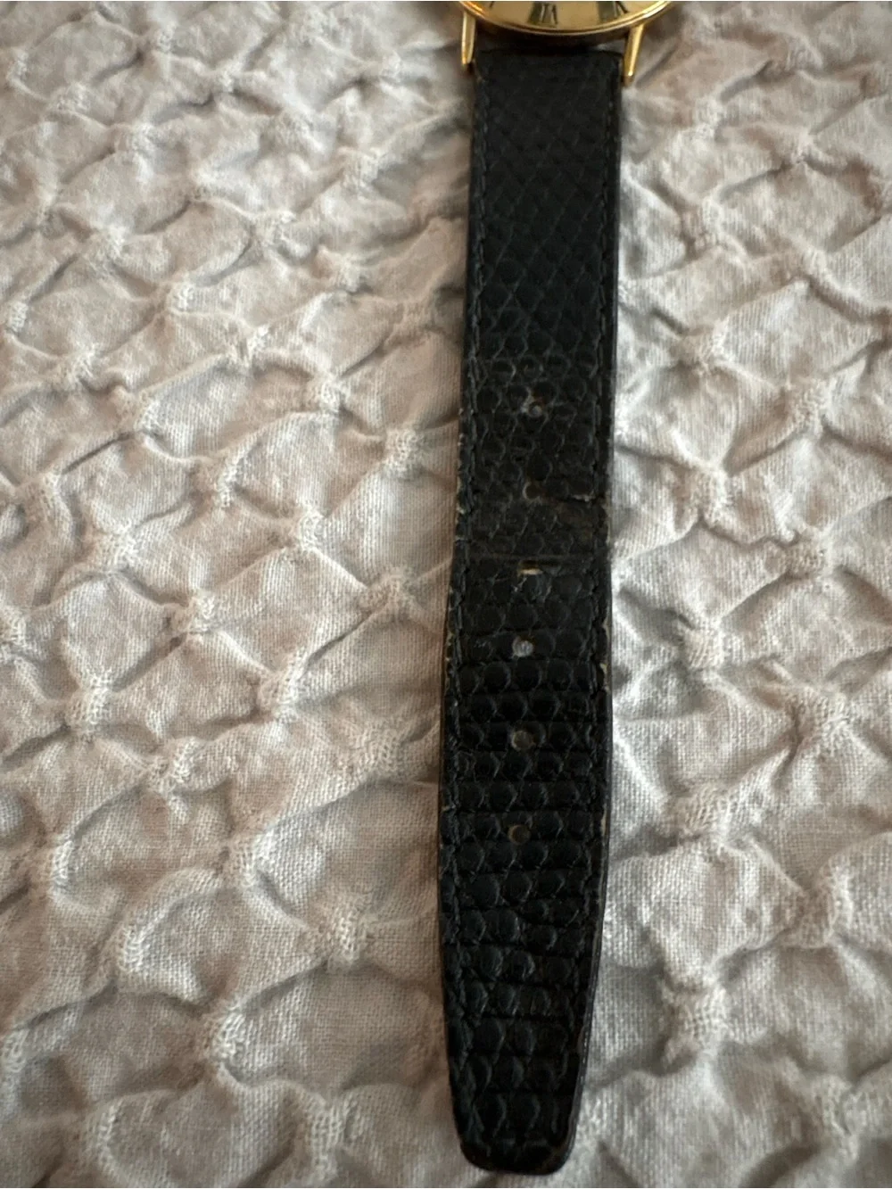 Vintage Gucci Gold-Tone Case Watch with Black Leather Strap
