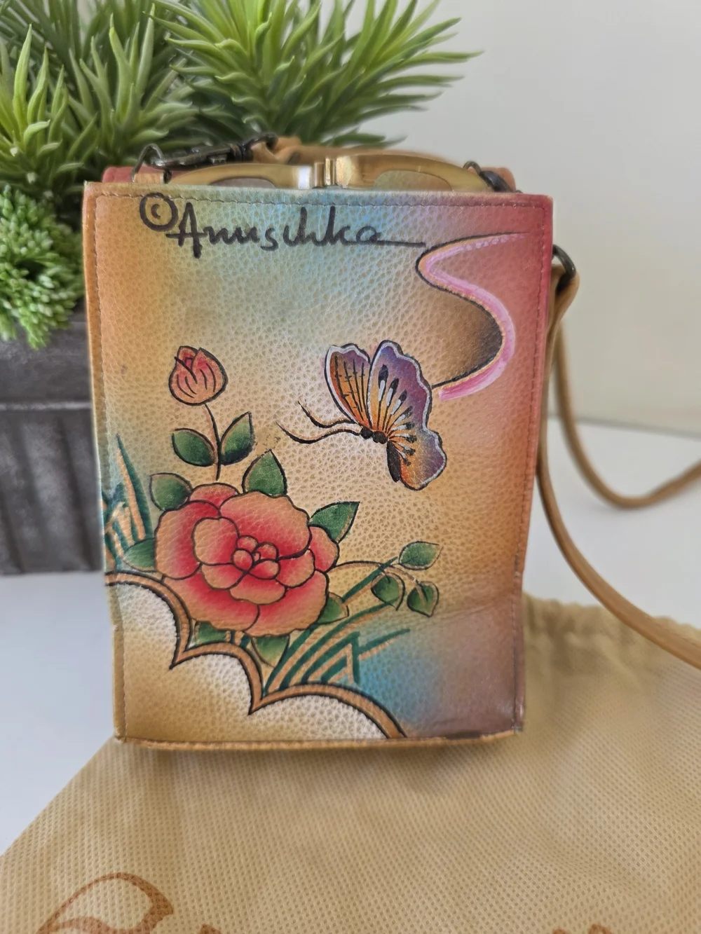 Anuschka minimal perfect leather