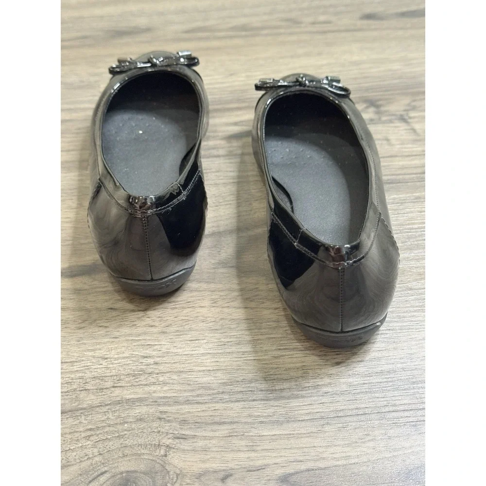 Geox Respira Ballet Flats 10 Cap Toe Patent Leather Bow Parisian Quiet Luxury
