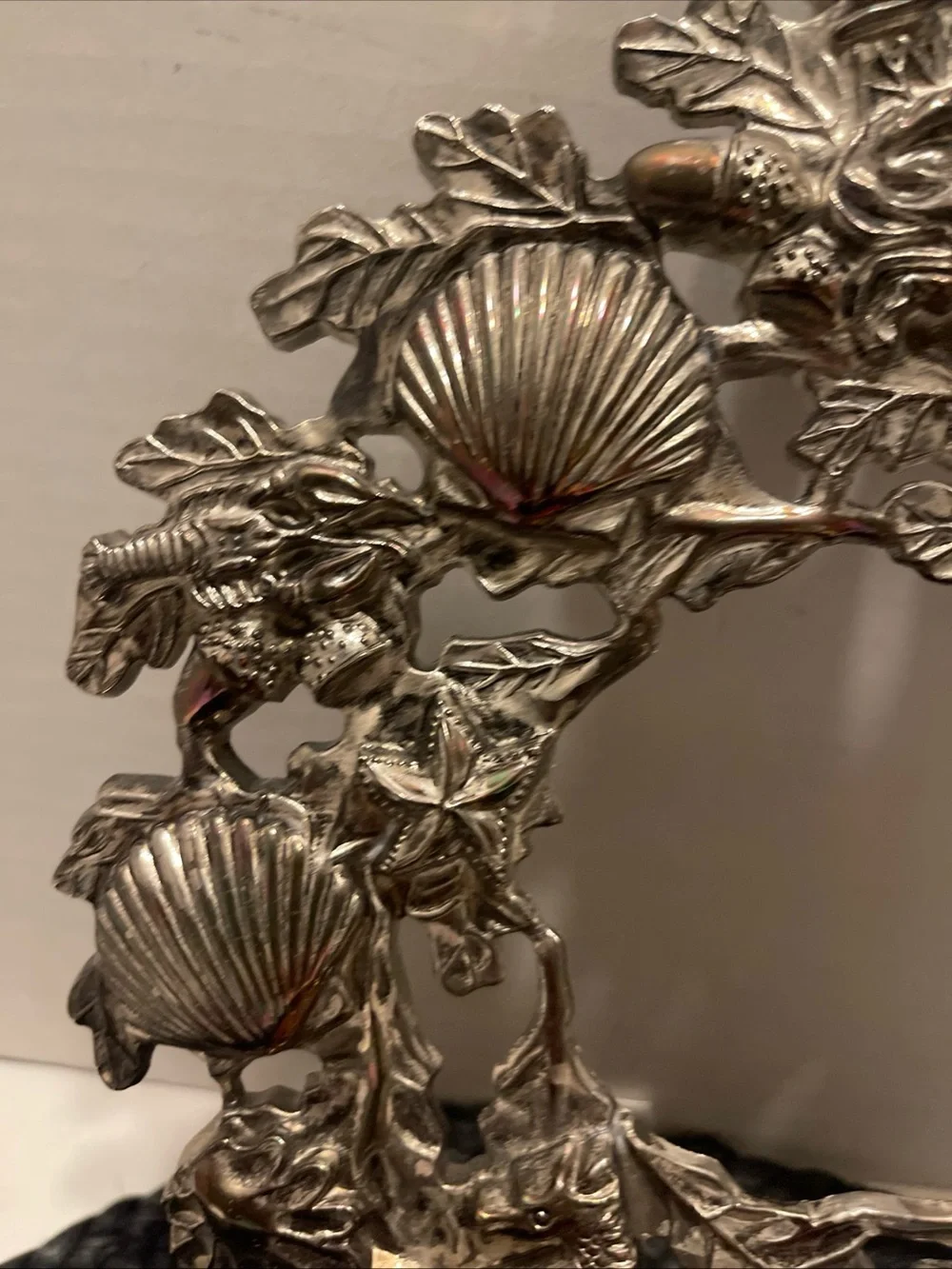 Vintage Ornate Silver Shell & Seahorse Decorative Wall wreath