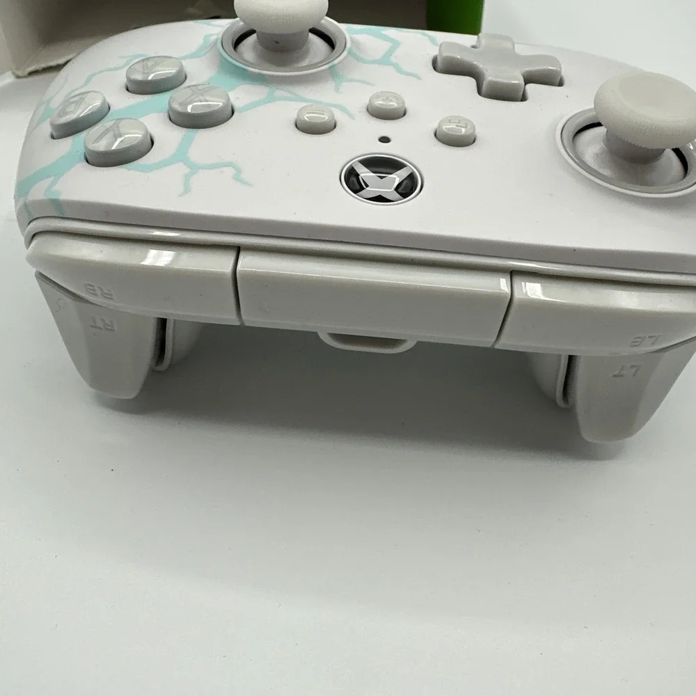 PowerA Advantage Wired Controller - XBox Series x S Artic Ice White