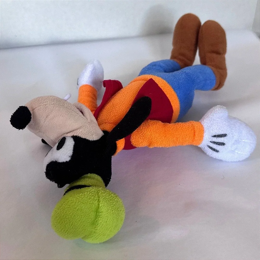 Disney goofy plush
