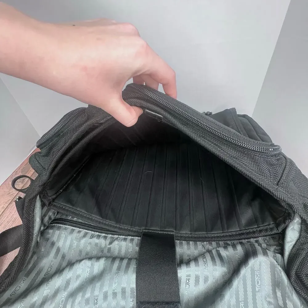 Tumi messenger computer